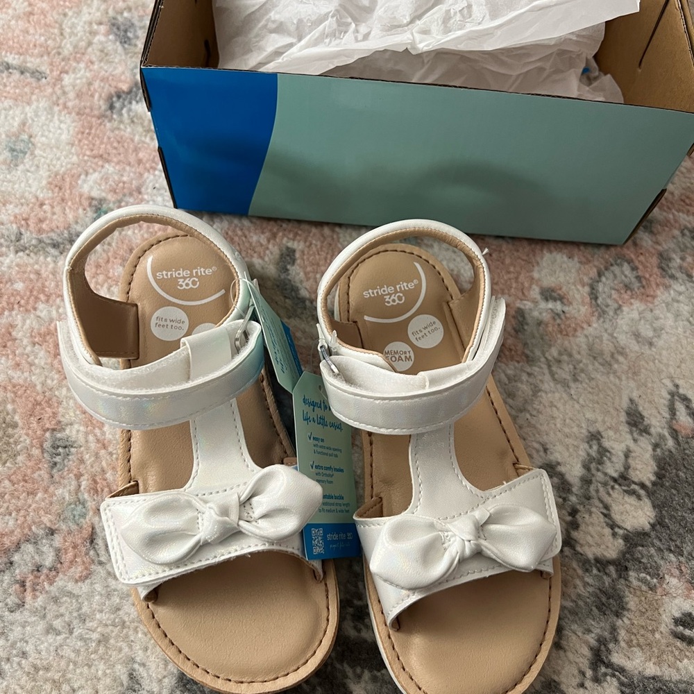 Stride Rite White Sandals with Bow Detail
